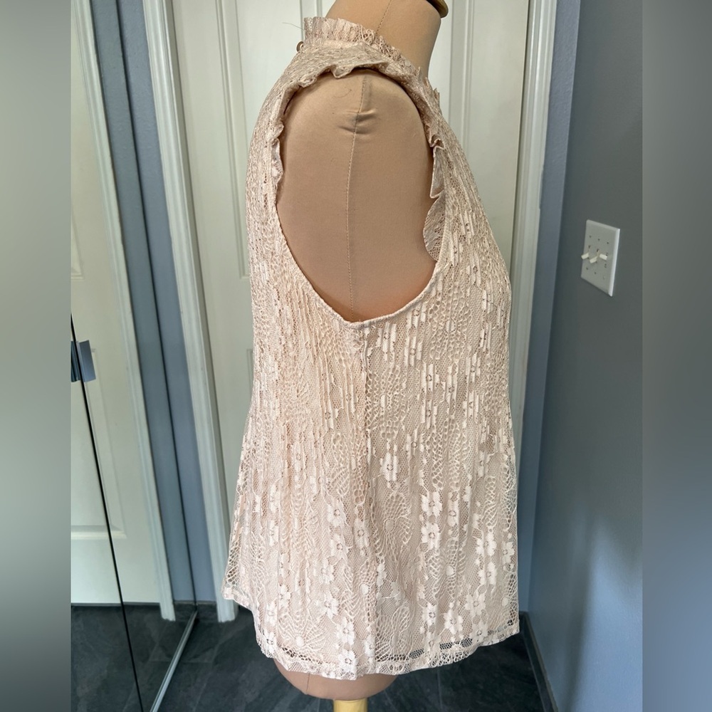 Adrianna Papell Beige Lace Overlay Sleeveless Blouse Womens Size Medium Coquette - Picture 3 of 8